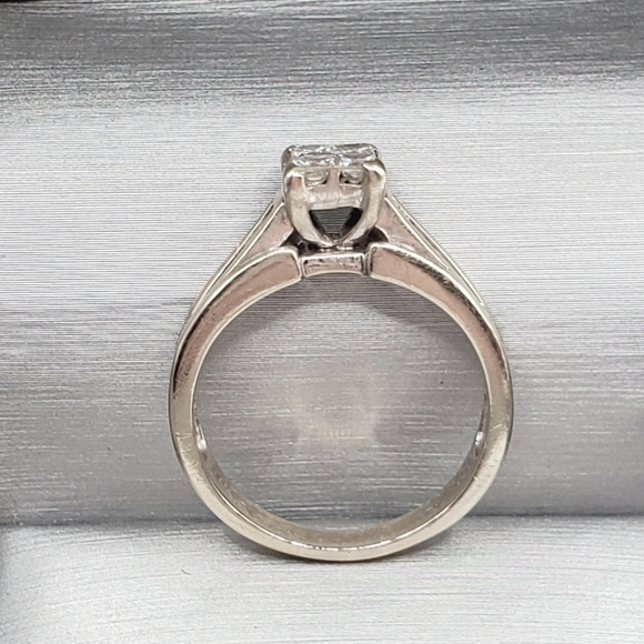 14k Ring - Picture 10 of 12